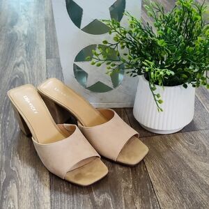 Women's Tan Heeled Mules